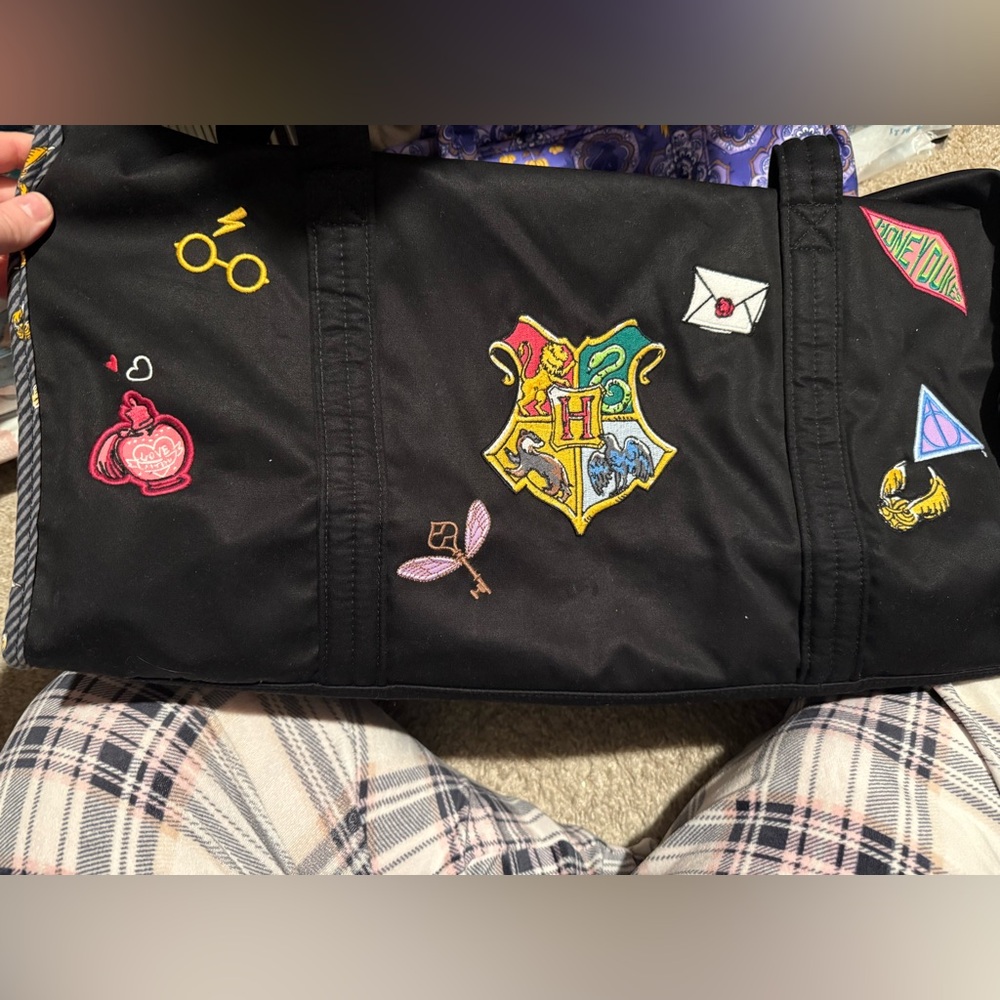 Harry Potter Vera Bradley Hogwarts Honey Dukes Large Travel Duffel Bag